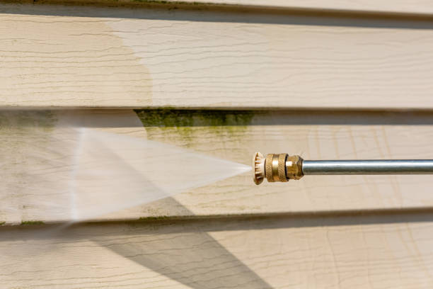 Best Deck Cleaning Services  in Briarcliff, TX
